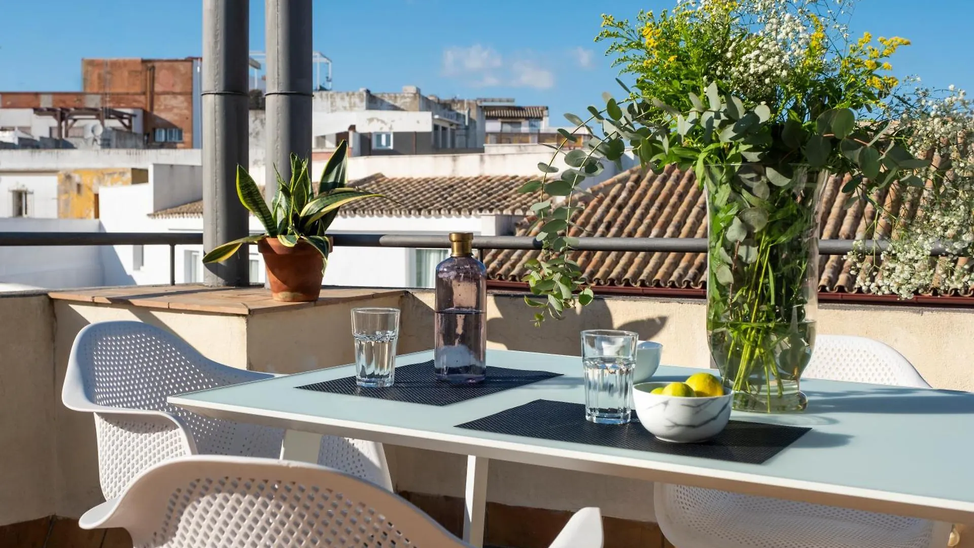 Misterhost Conde De Torrejon Apartment Seville
