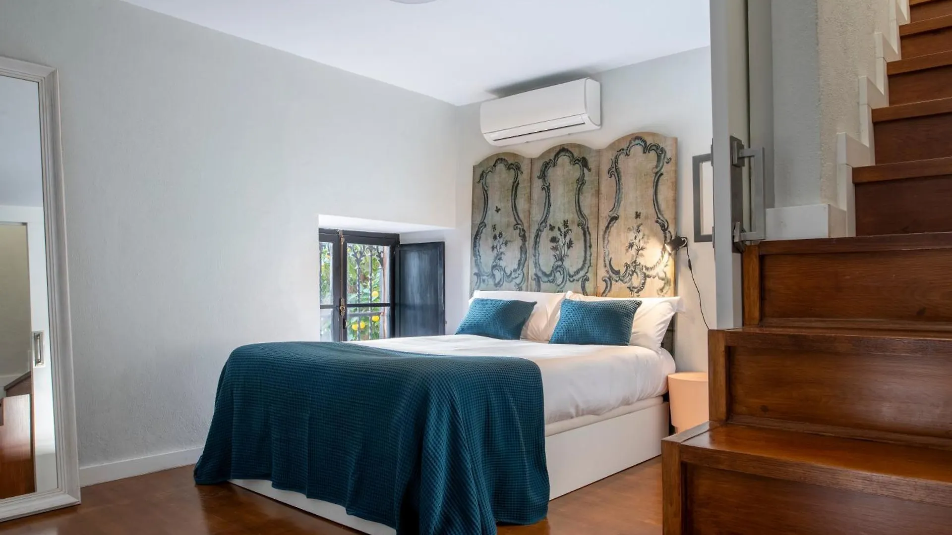 Misterhost Conde De Torrejon Apartment Seville Spain